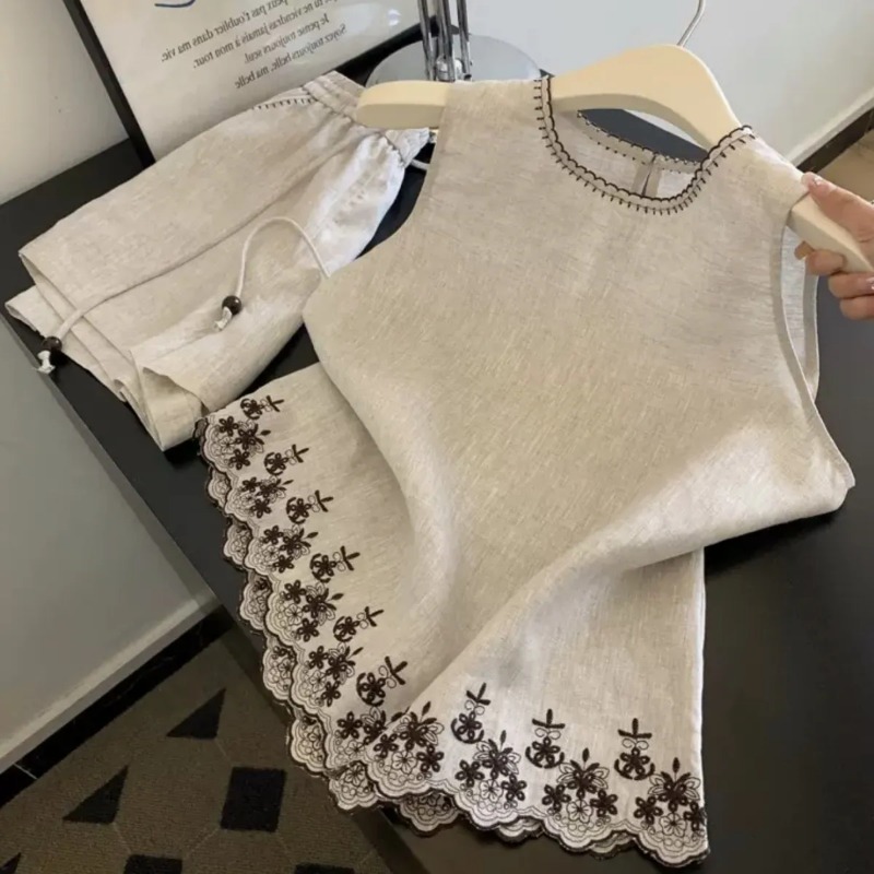 Embroidery Uniform - シンプルなオールドマネースタイルの綿麻ヘビーインダストリー刺繍レースベストレディースサマーショートパンツツーピーススーツ
