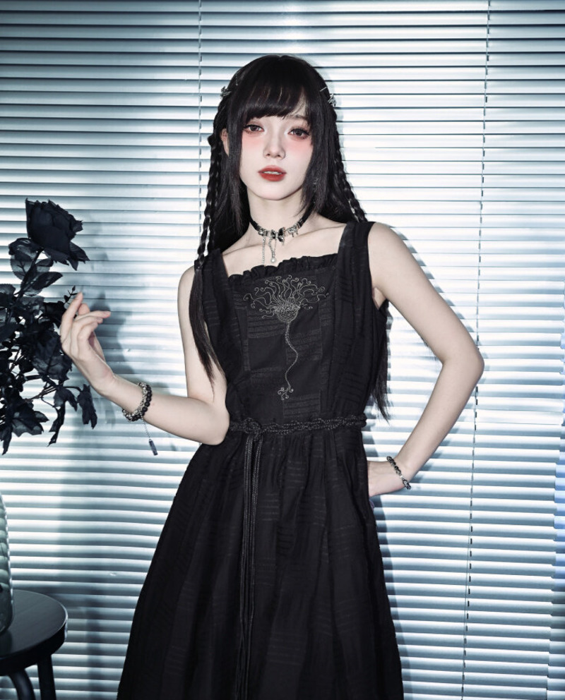 Embroidery Dress - 新しいクリノイド刺繍黒二重層芽ドレス女性夏のレジャーノースリーブベストロングスカートカーニバルハロウィンコスプレ