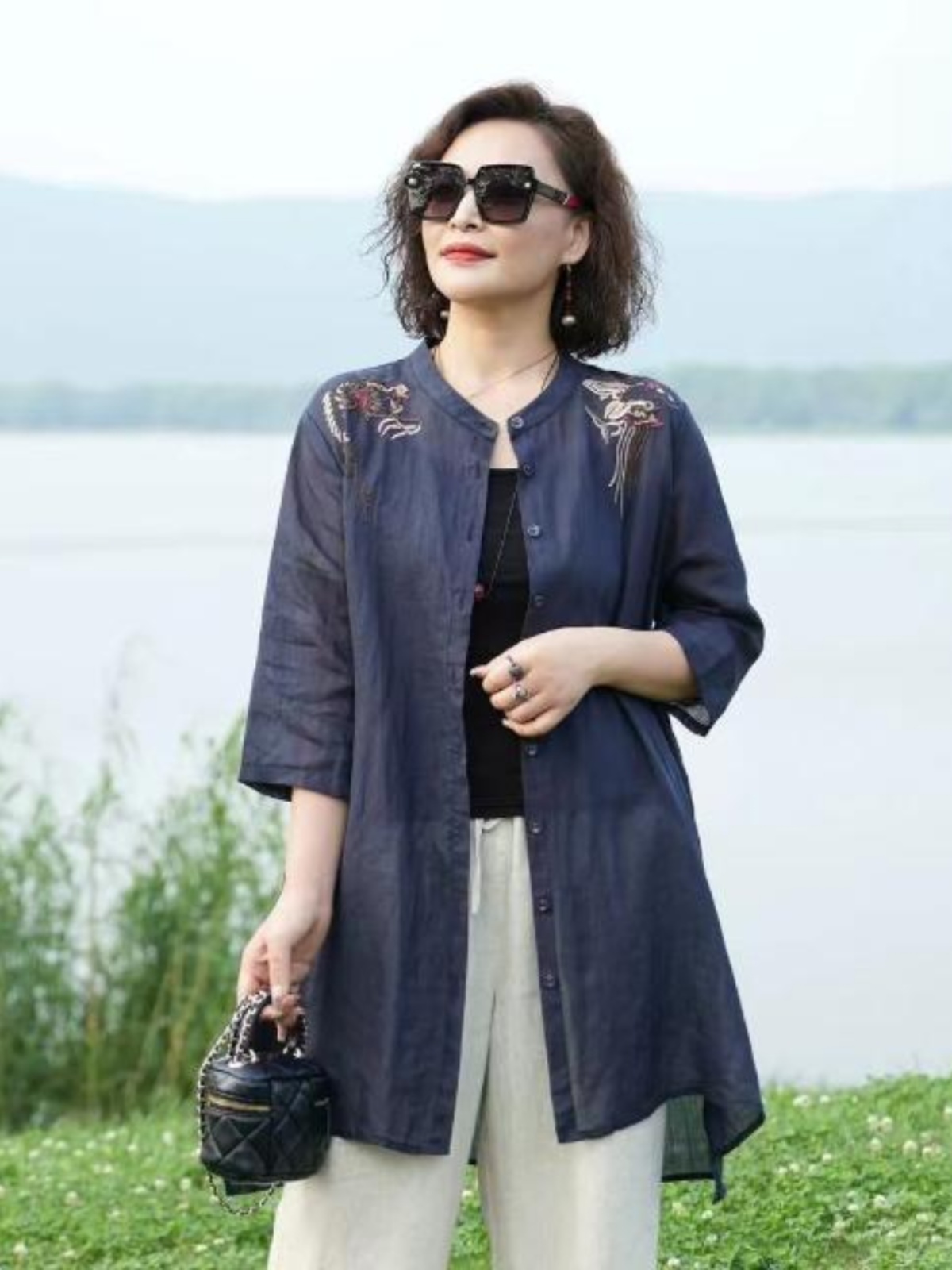 レトロ刺繍入りコットンリネンブレンド薄手アウターシャツ女性用 - Embroidery Cardigan のレビューと価格
