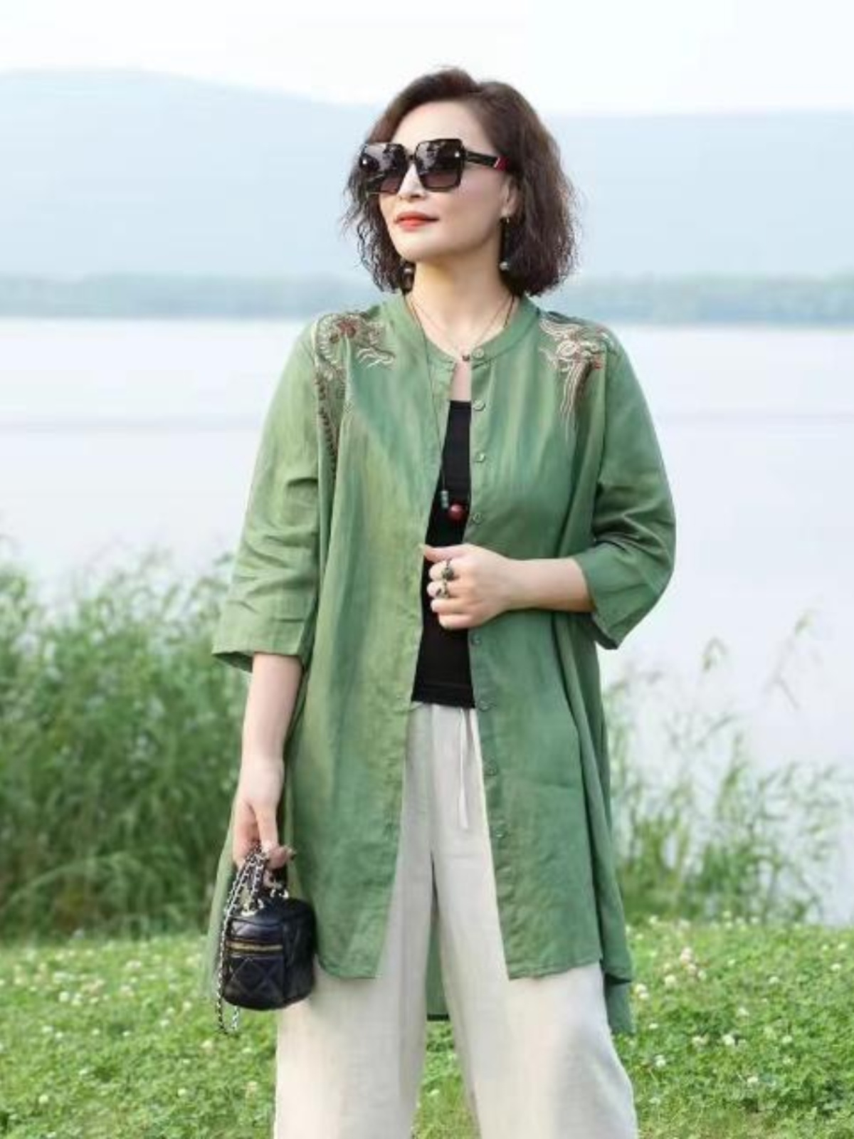 レトロ刺繍入りコットンリネンブレンド薄手アウターシャツ女性用 - Embroidery Cardigan のレビューと価格