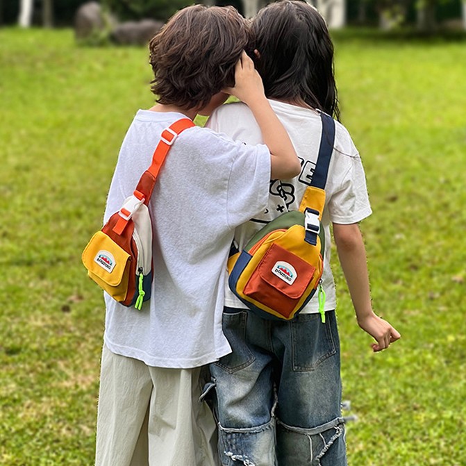 新しいファッションキッズチェストバッグユニセックスクールカラ - Embroidery Motif のレビューと価格