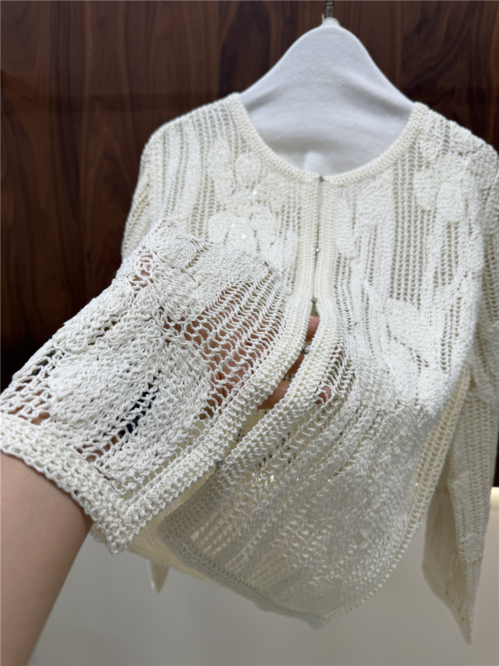 レディース透かし彫り刺繍ニットセット：クルーネック長袖カーデ - Embroidery Cardigan のレビューと価格