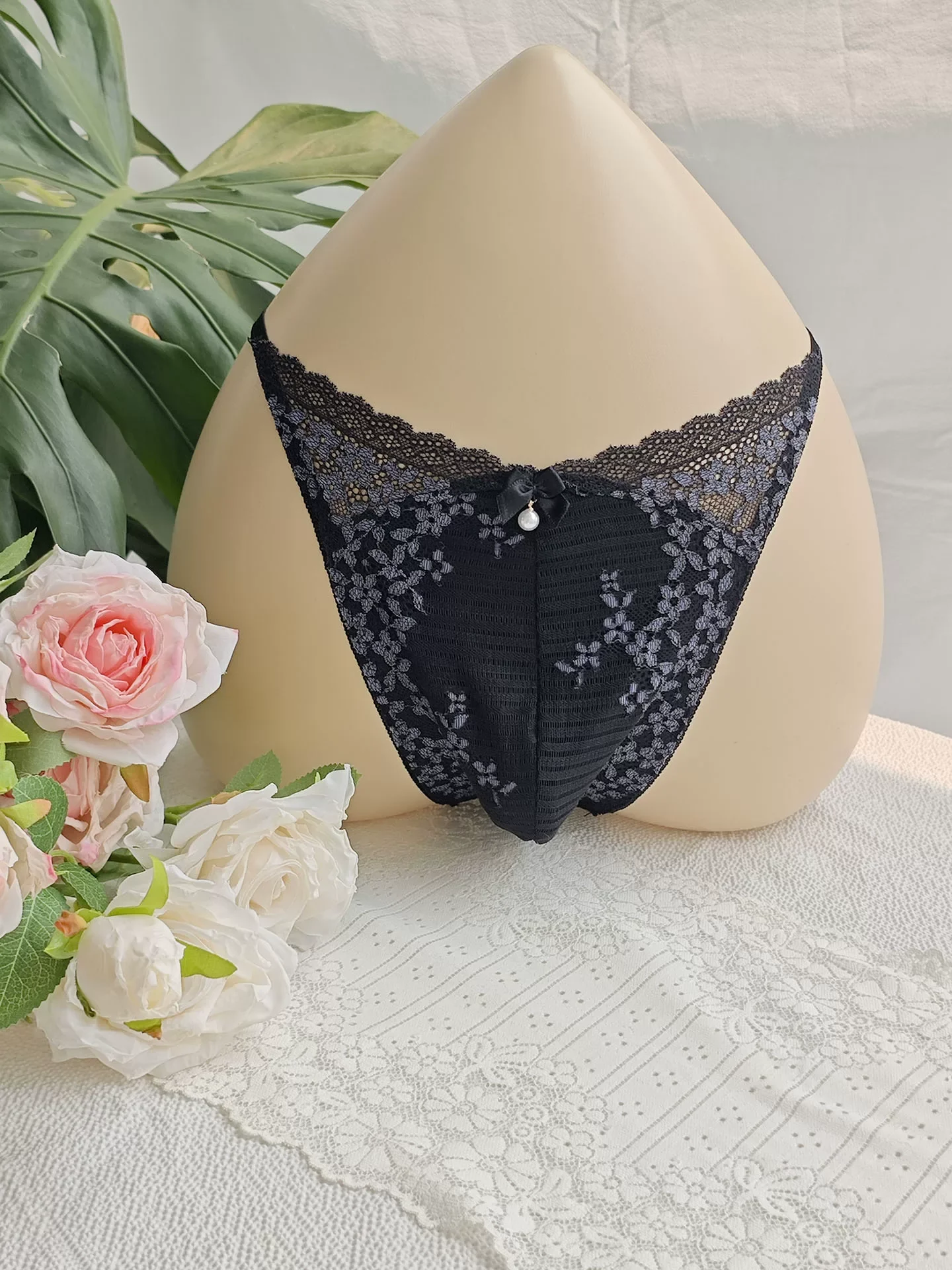 ブラックレースマンズTブリーフ刺繍ハンドメイドブルーピンクB - Embroidery Underwear のレビューと価格