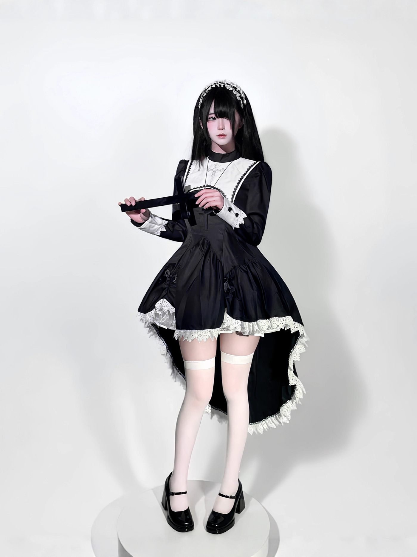 ゴシックスタイルのダーク刺繍クロスハロウィン修道女コスチュー - Embroidery Dress のレビューと価格