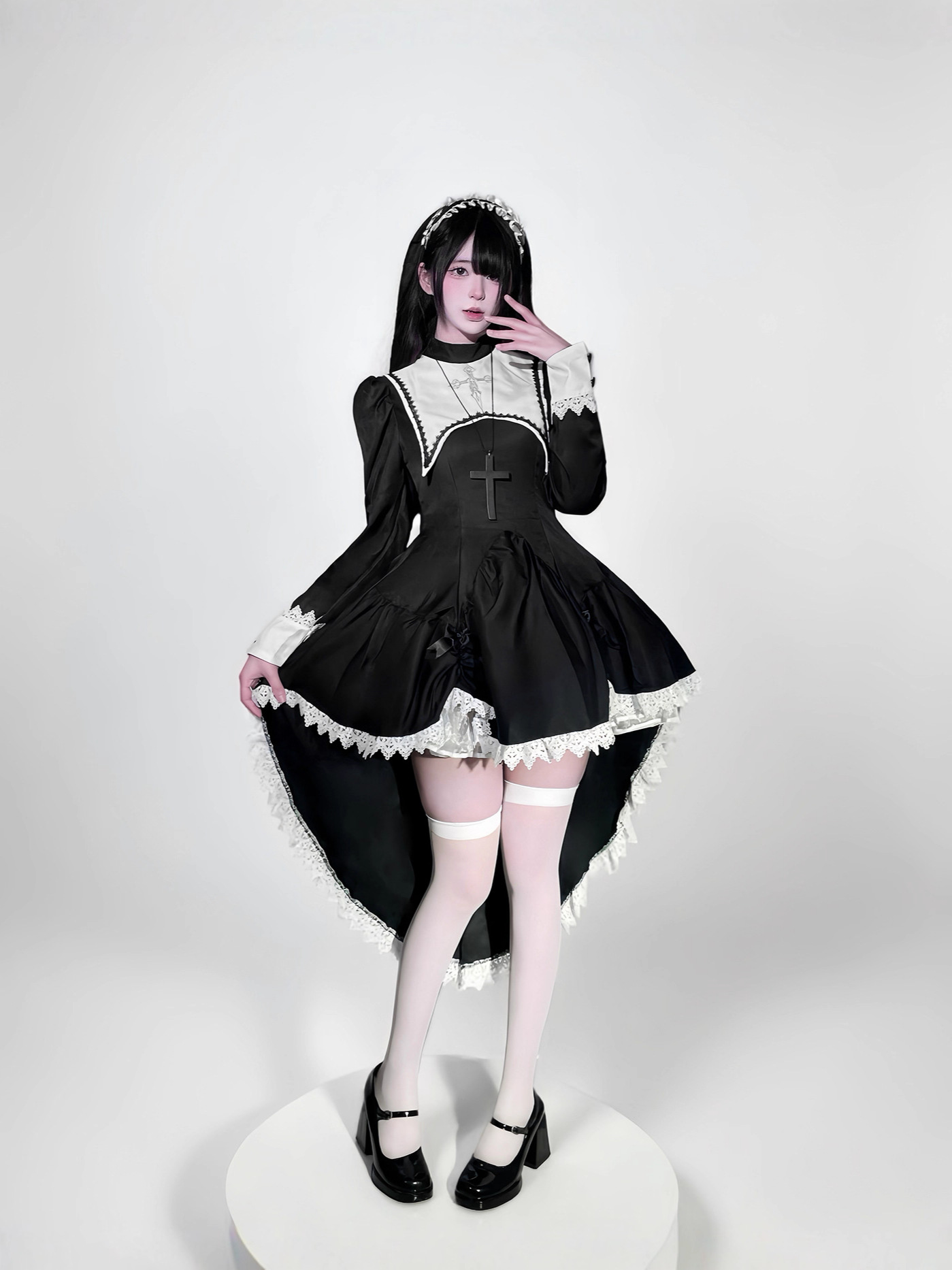 ゴシックスタイルのダーク刺繍クロスハロウィン修道女コスチュー - Embroidery Dress のレビューと価格
